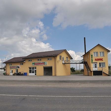 Motel Lutsk Exterior photo